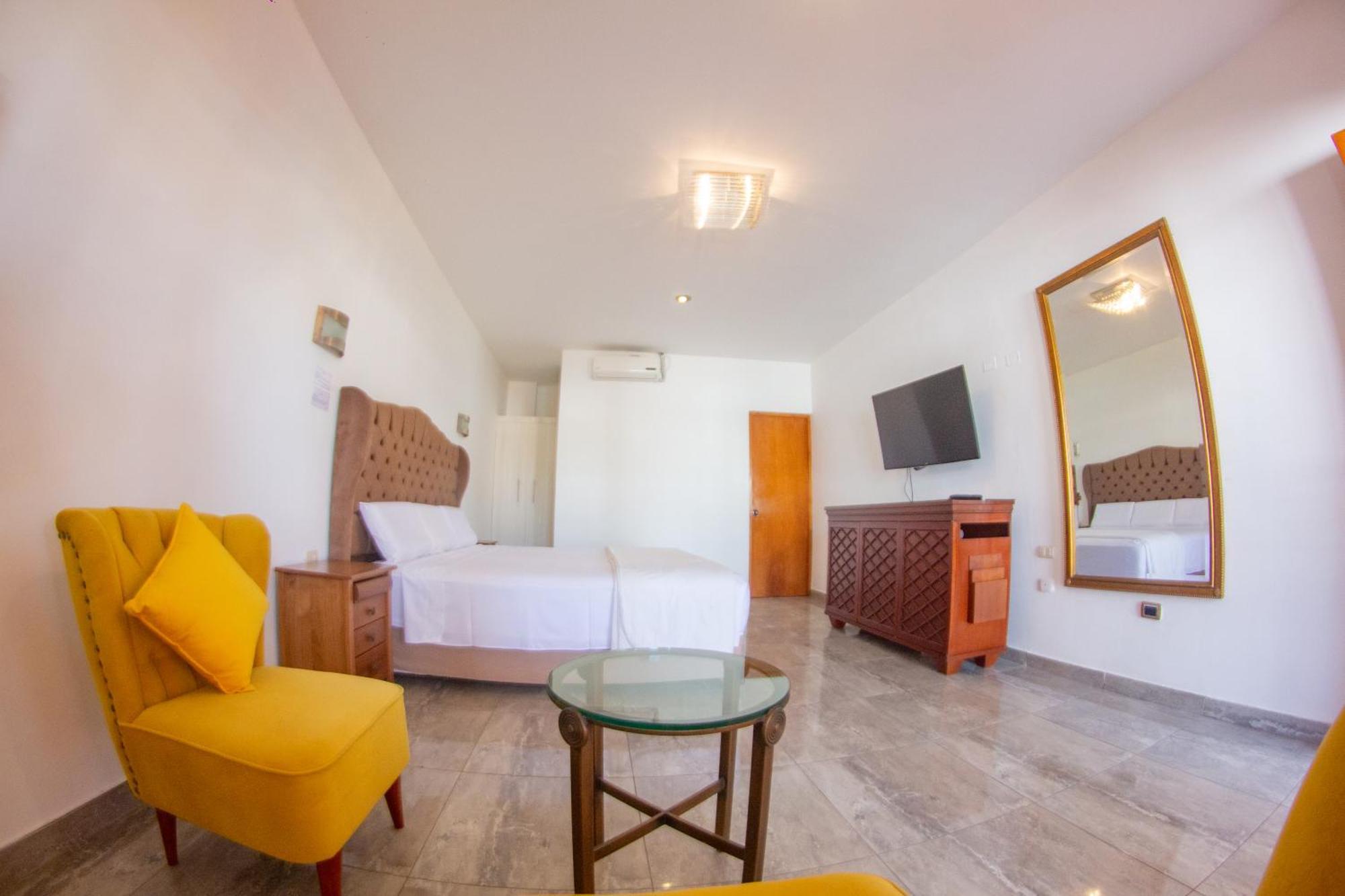 Hotel Resort Thiago Чинча-Альта Экстерьер фото