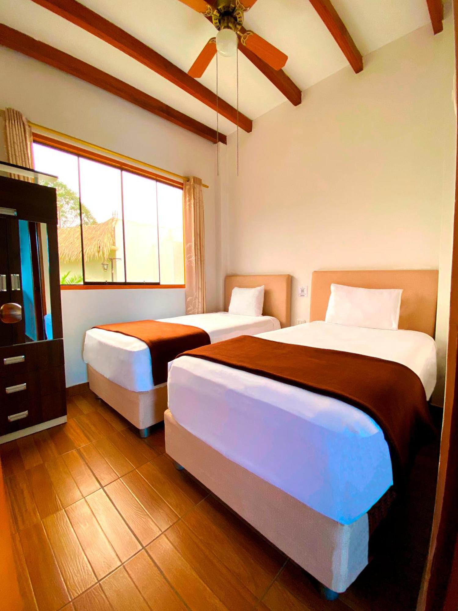 Hotel Resort Thiago Чинча-Альта Экстерьер фото