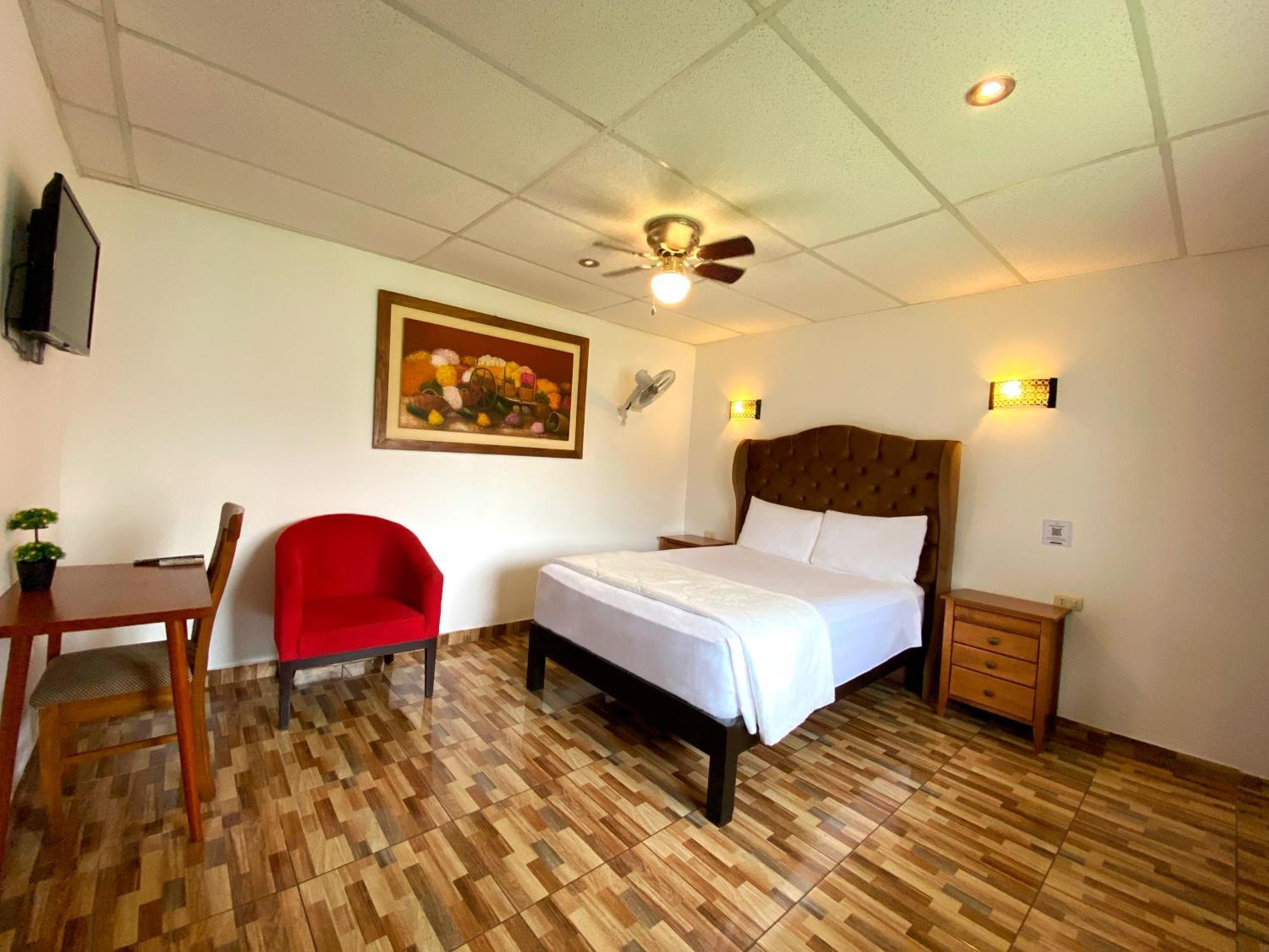 Hotel Resort Thiago Чинча-Альта Экстерьер фото